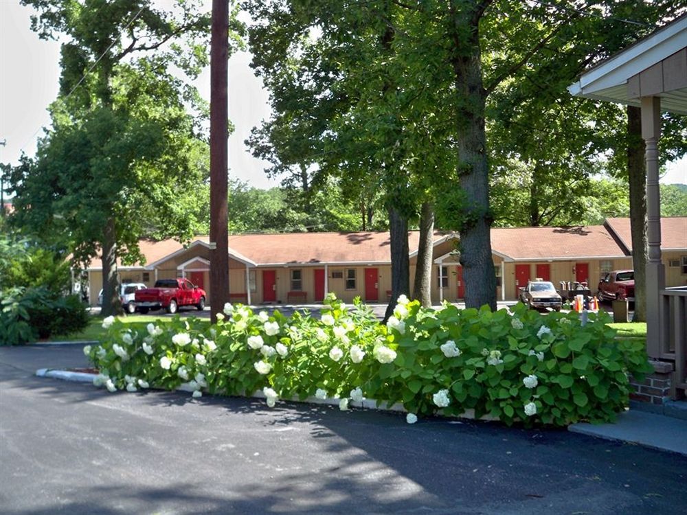 Pennswoods Inn Manheim Exterior foto